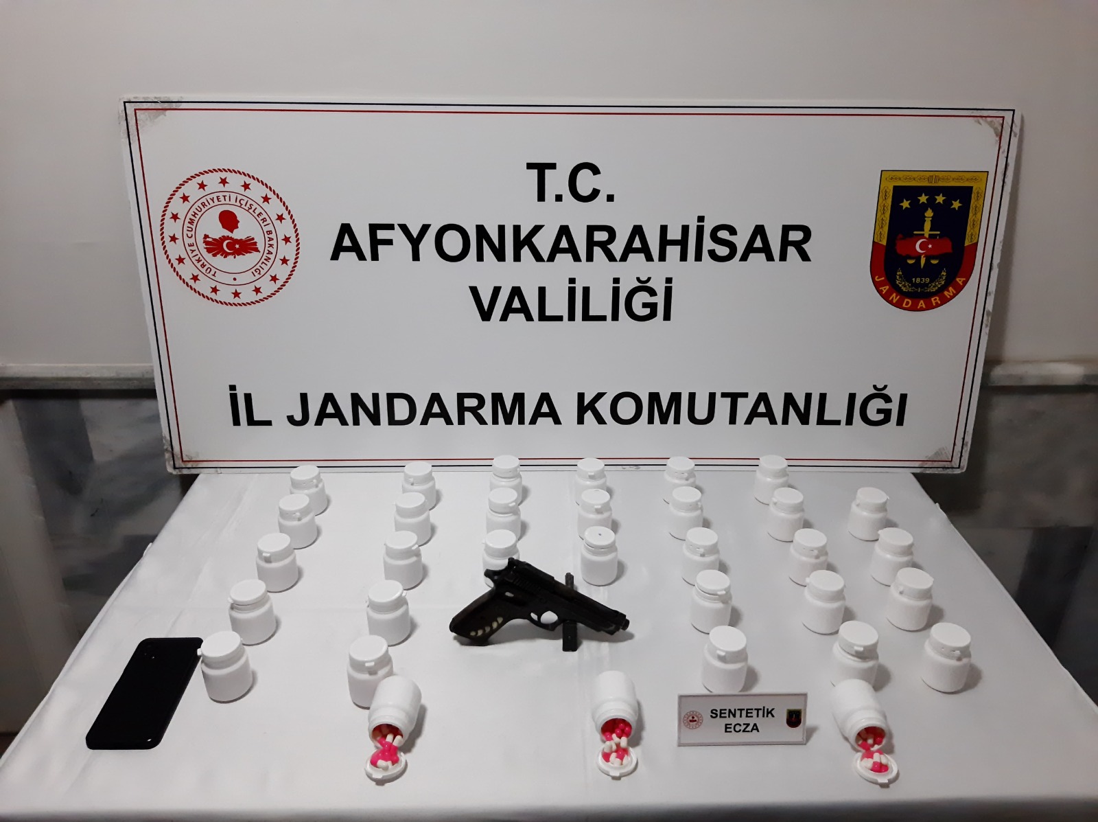 Afyonkarahisar İl Jandarma Komutanlığı'ndan Uyuşturucu Operasyonu
